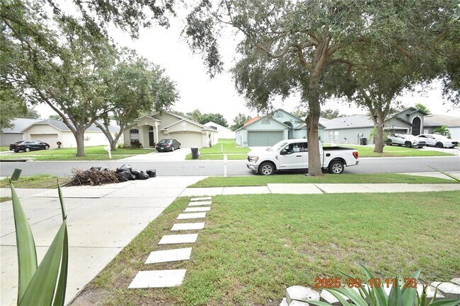 Building Photo - 12913 Lake Vista Dr