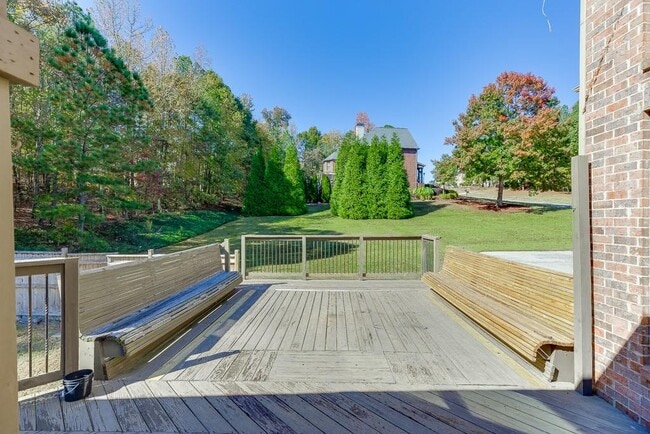 Building Photo - 940 Chateau Forest Rd