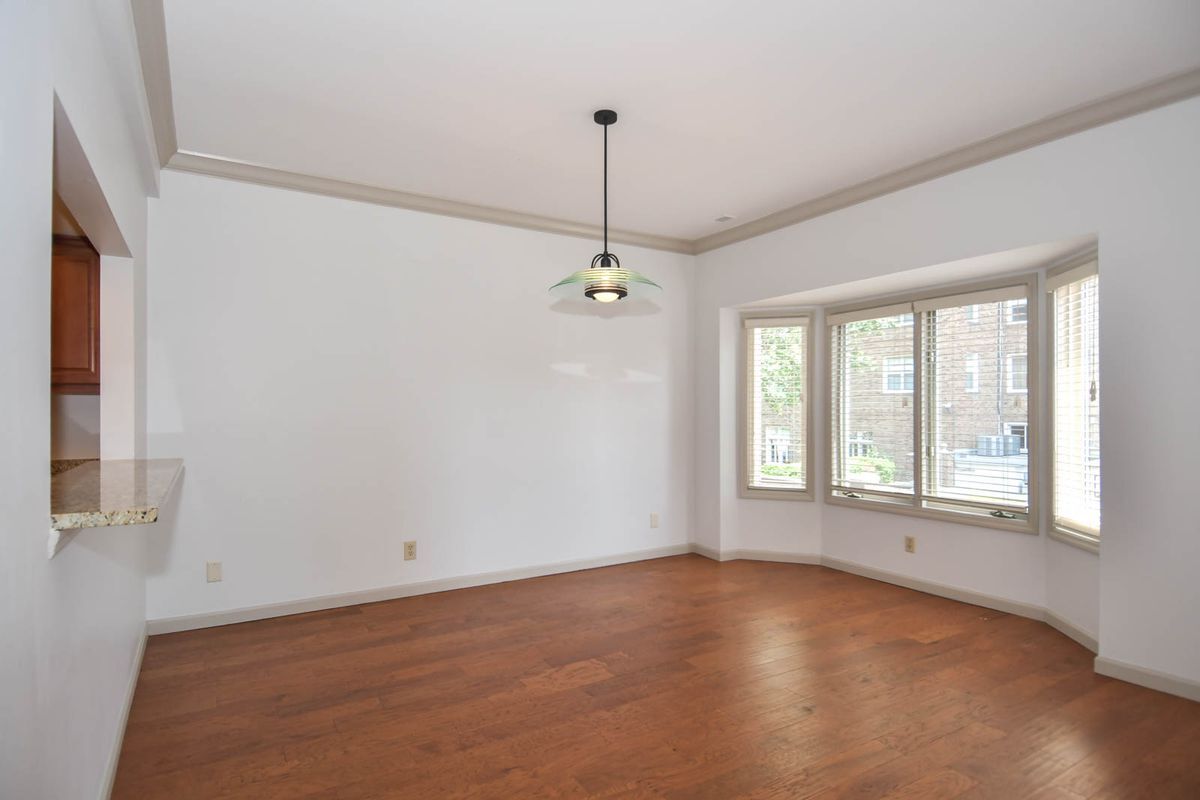 Building Photo - 4444 Lindell Blvd