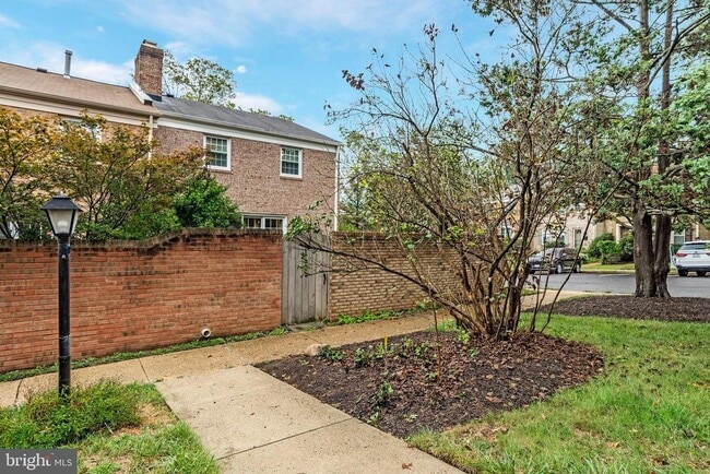 Building Photo - 3150 Hartwick Ln