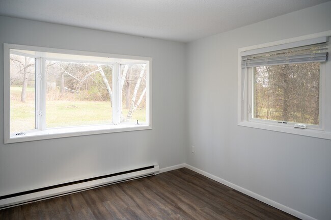 Building Photo - 3244 Marion Rd SE