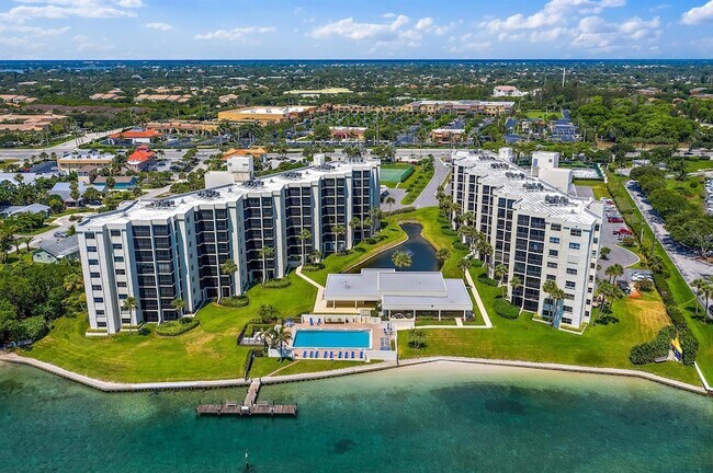 Building Photo - 19800 Sandpointe Bay Dr