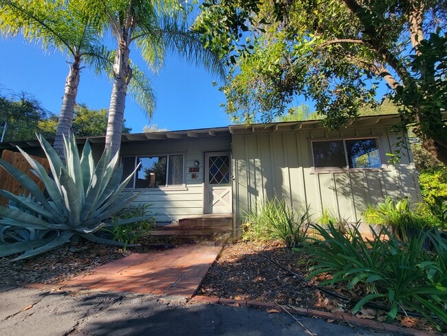 Building Photo - 330 Sky Vista Way