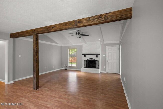 Building Photo - 36 Pebble Hill Dr