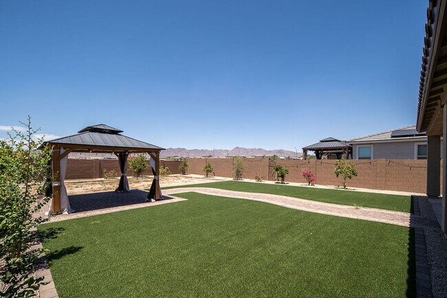 Building Photo - 2820 N 196th Ln