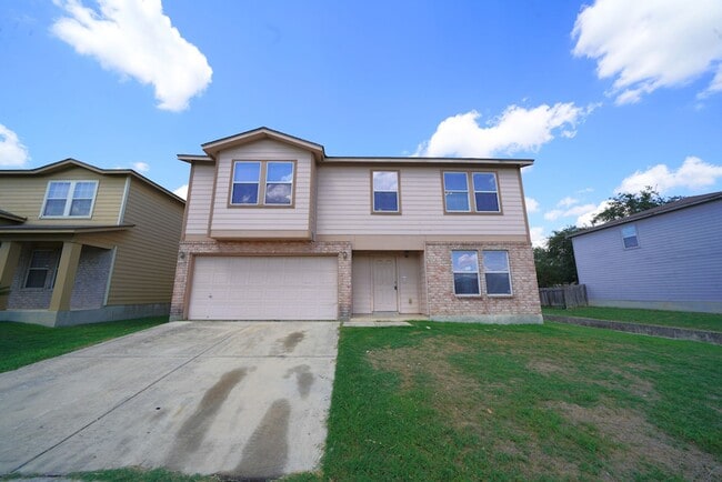 Primary Photo - Charming 4-Bedroom, 2.5-Bathroom Home in C...