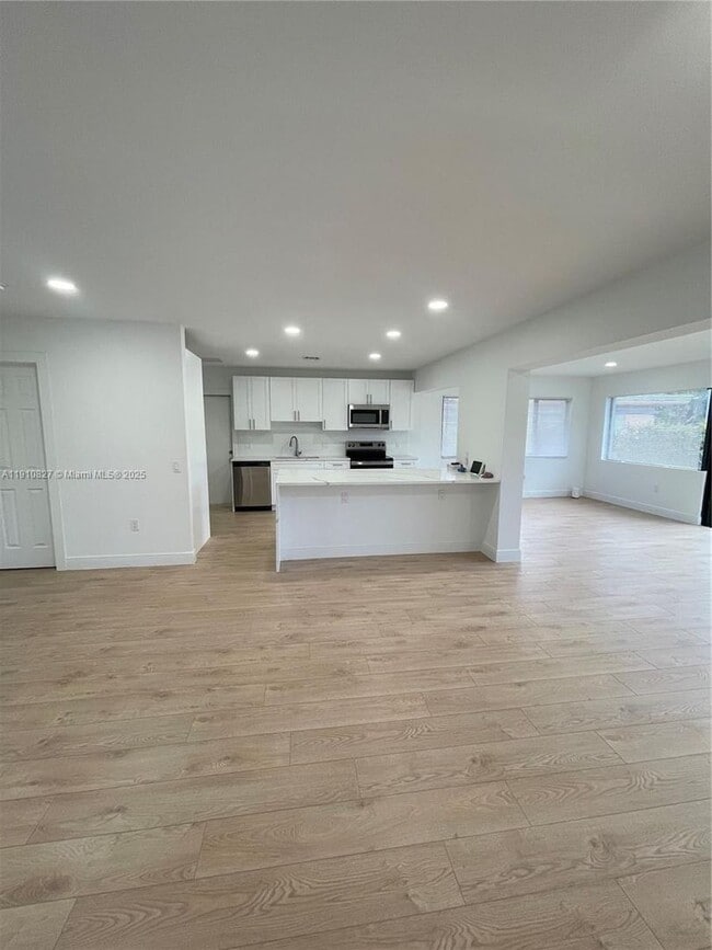 Building Photo - 317 N 31st Ave