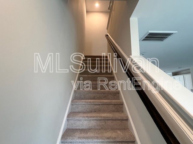 Building Photo - 1105 Commack Dr
