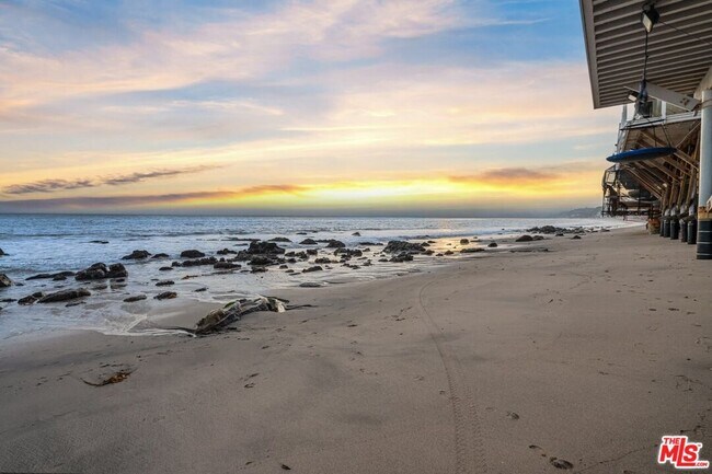 Building Photo - 27002 Malibu Cove Colony Dr