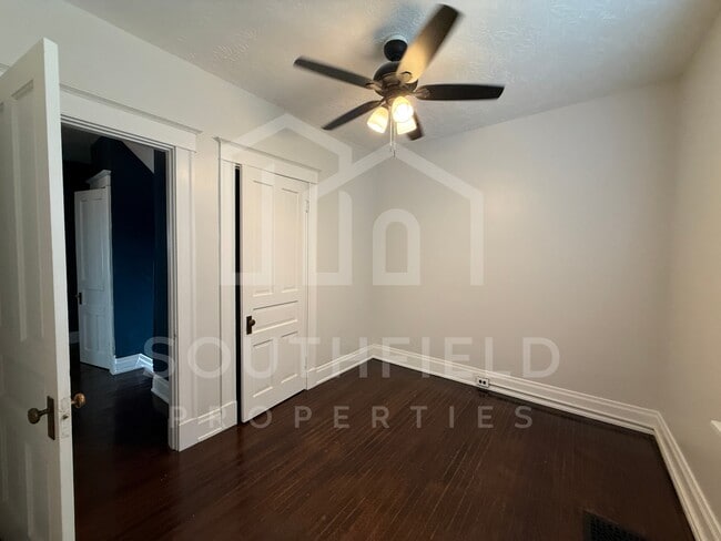 Building Photo - 1537 Ruth Ave