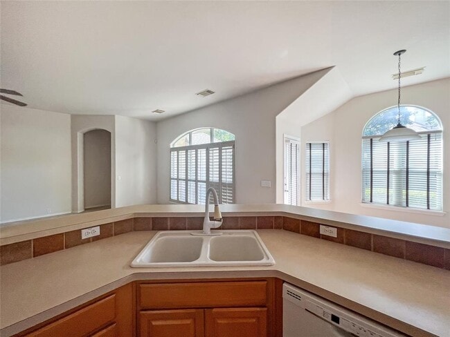 Building Photo - 11112 Jockey Bluff Dr