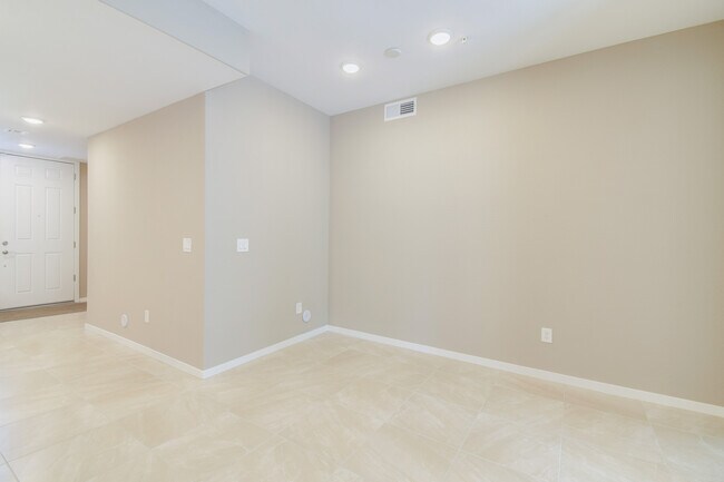 Building Photo - 250 W Queen Creek Rd