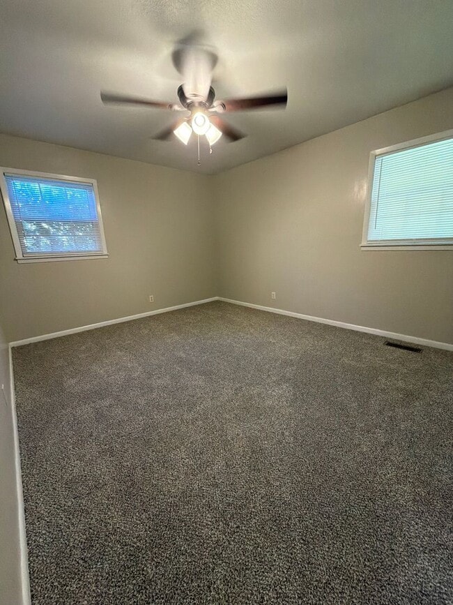 Building Photo - Newly Updated! Available Now! A Perfect Family home-  in HUMBOLDT TN!