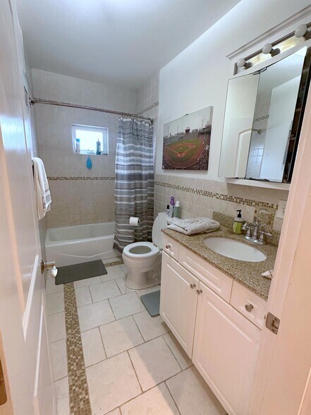 Building Photo - 57 Greenleaf Ave