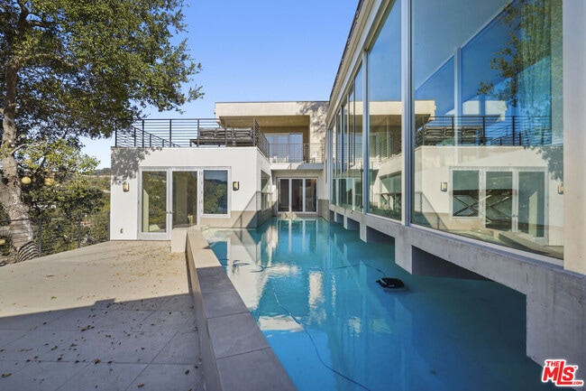 Building Photo - 9716 Oak Pass Rd