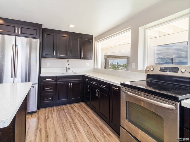 Building Photo - Moanalua Gardens 2BR/1.5Ba w/ 2 Parking