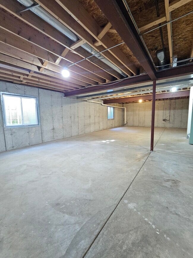 Building Photo - 1136 Larkspur Ct