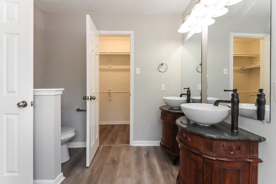 Building Photo - 5026 Amorgas Isle Dr