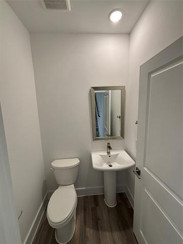 Building Photo - 1529 Creekside Dr