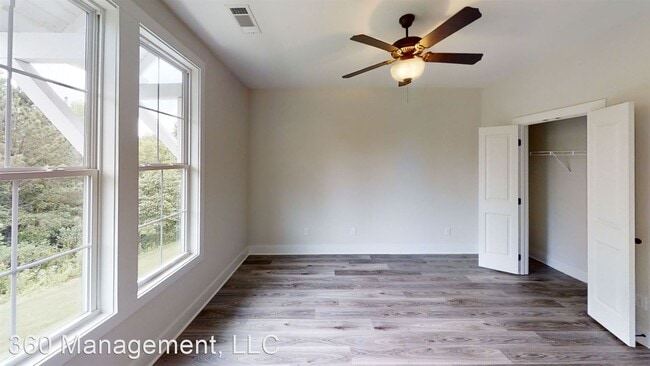 Building Photo - 4 br, 4 bath House - 868 Twin Forks Ave #12
