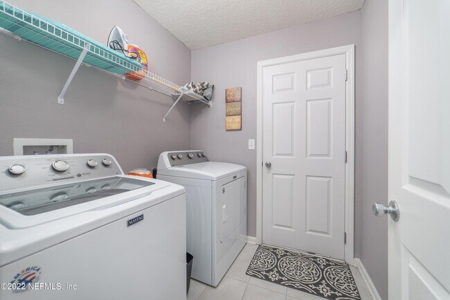 Building Photo - 14575 Needham Dr