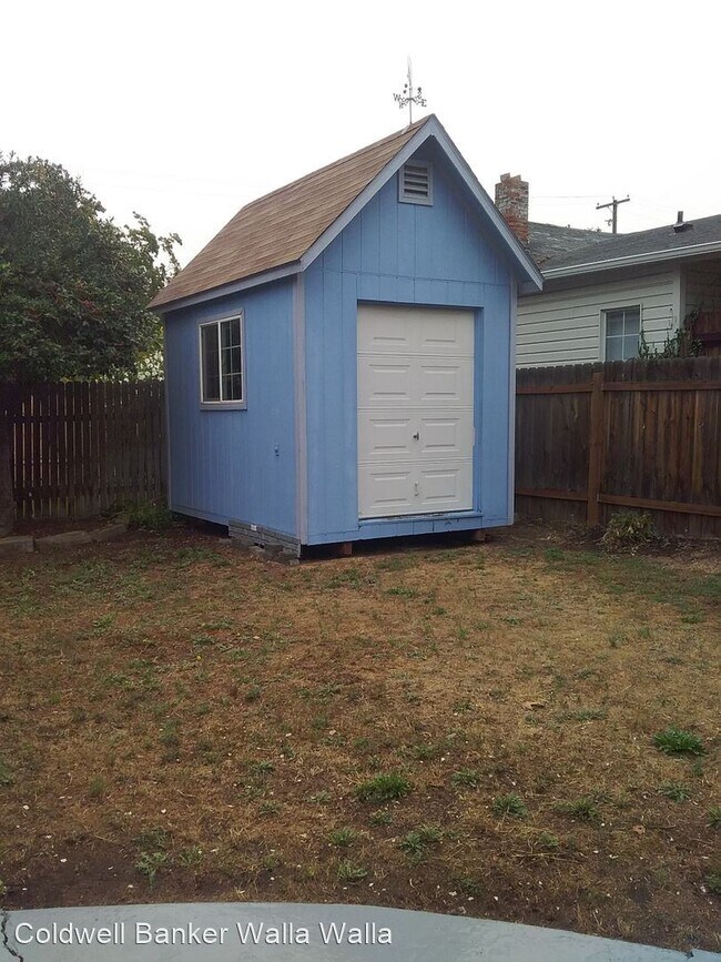 Building Photo - 2 br, 1 bath House - 1015 Catherine St.