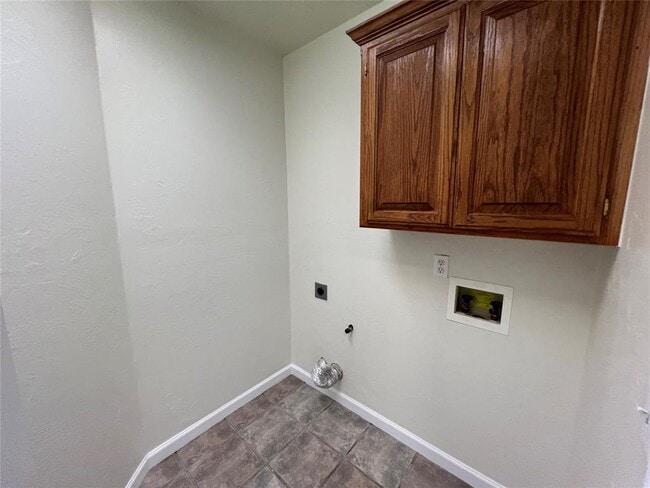Building Photo - 909 Pruett Dr