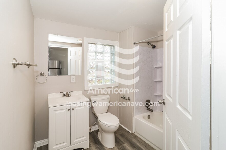 Building Photo - 1328 Pater Ave
