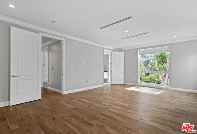 Building Photo - 1283 Havenhurst Dr