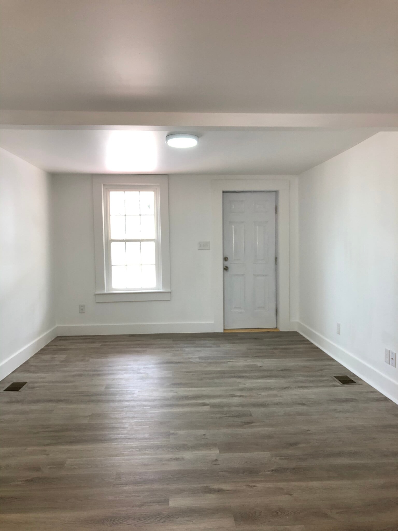 Building Photo - 55 Main St