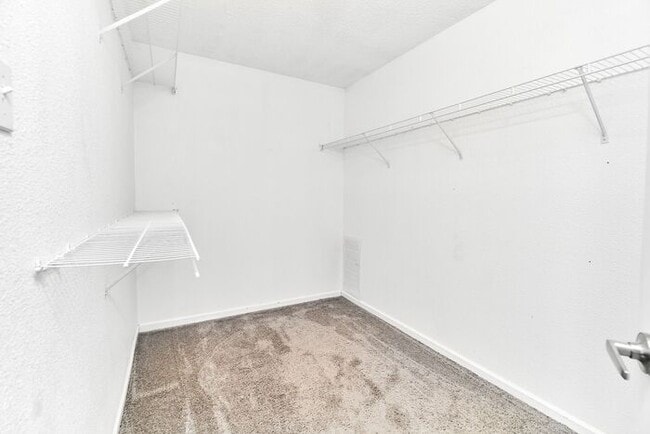 Building Photo - Beautiful 3-Bedroom Home in Fishers