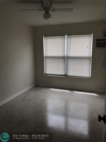 Building Photo - 709 8th St