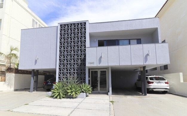 Building Photo - 11842 Kiowa Ave