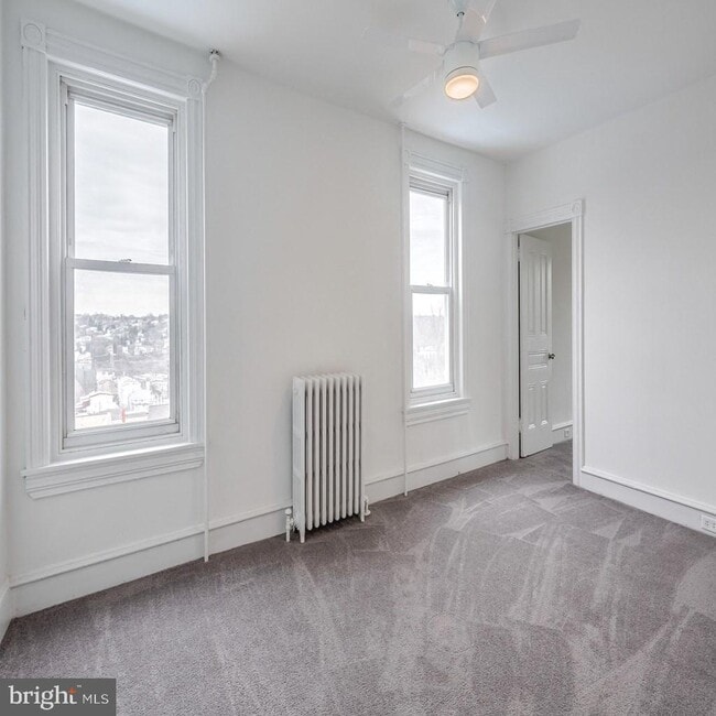 Building Photo - 243 Krams Ave