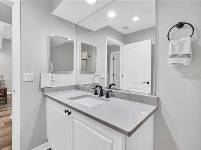 Building Photo - 3701 54th Dr W