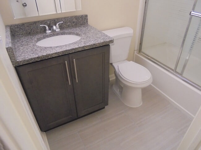 Building Photo - 270 Bridlewood Cir