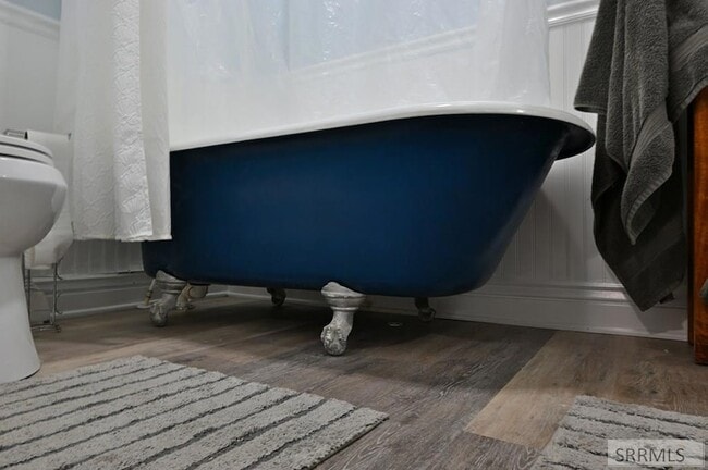 Building Photo - 425 2nd St