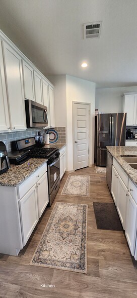Kitchen - 3502 Park Vista Dr