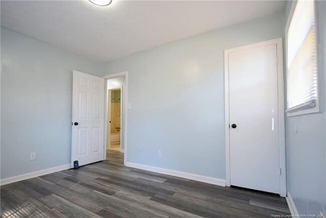 Building Photo - 693 Stoneykirk Dr