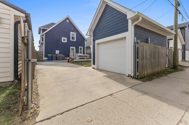 Building Photo - 746 Terrace Ave
