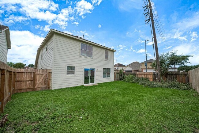 Building Photo - 7203 River Pines Dr