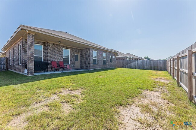 Building Photo - 810 Earp Dr