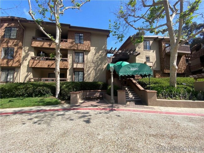 Building Photo - 8860 Villa La Jolla Dr