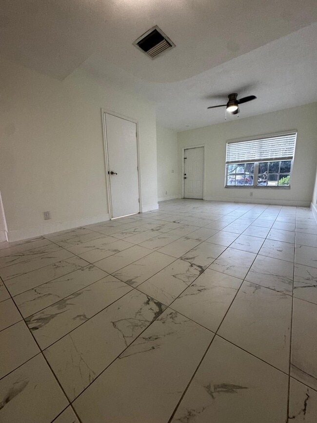 Building Photo - 5444 Jubilee Way