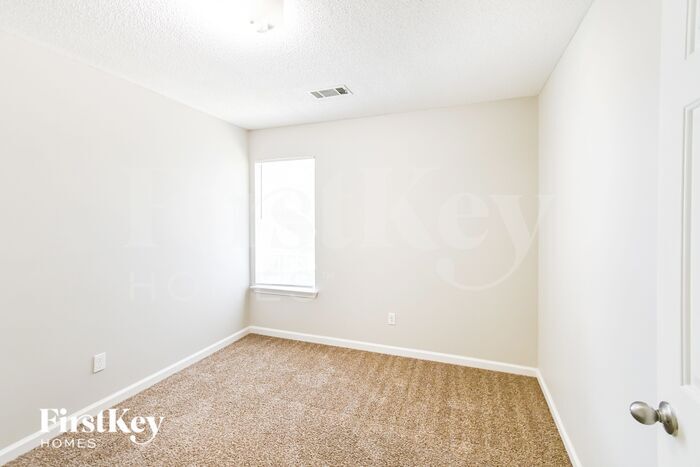 Building Photo - 8062 Ellis Rd