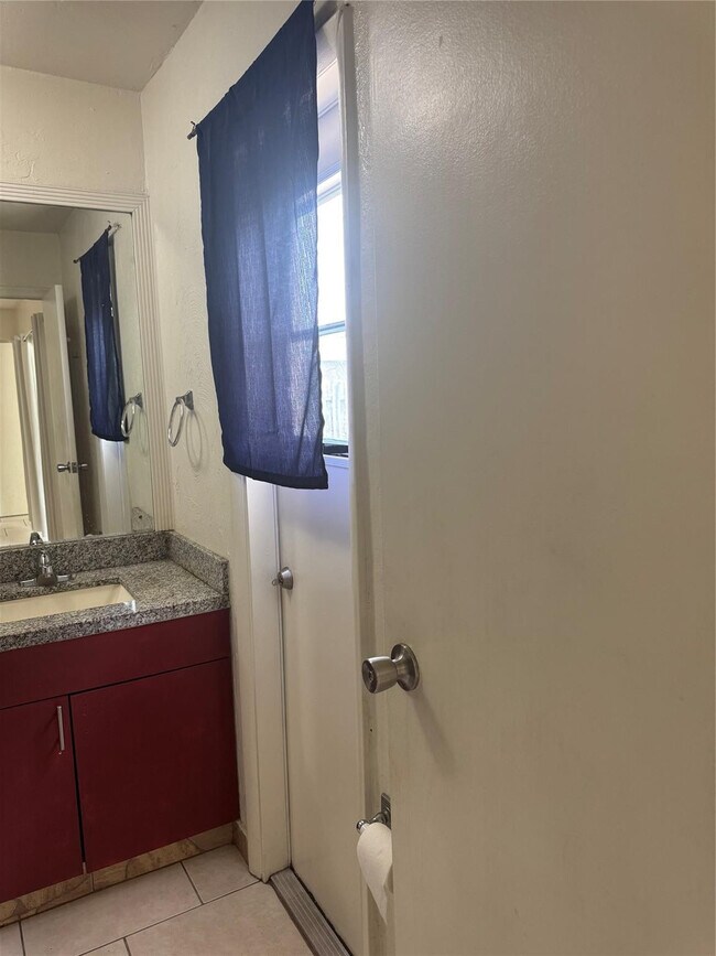 Building Photo - 9651 Sunset Strip