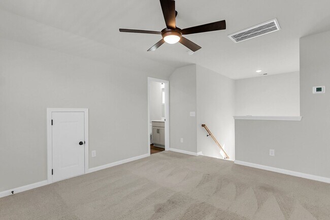 Building Photo - Beautiful 3 Bedrooms, 3.5 Bathrooms Home i...