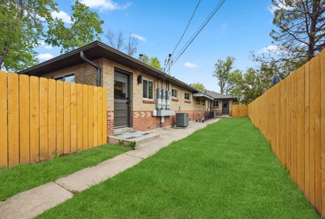 Building Photo - Welcome home to Denver's Potter Highlands Historic District! Remodeled 2 bed 1 bath!