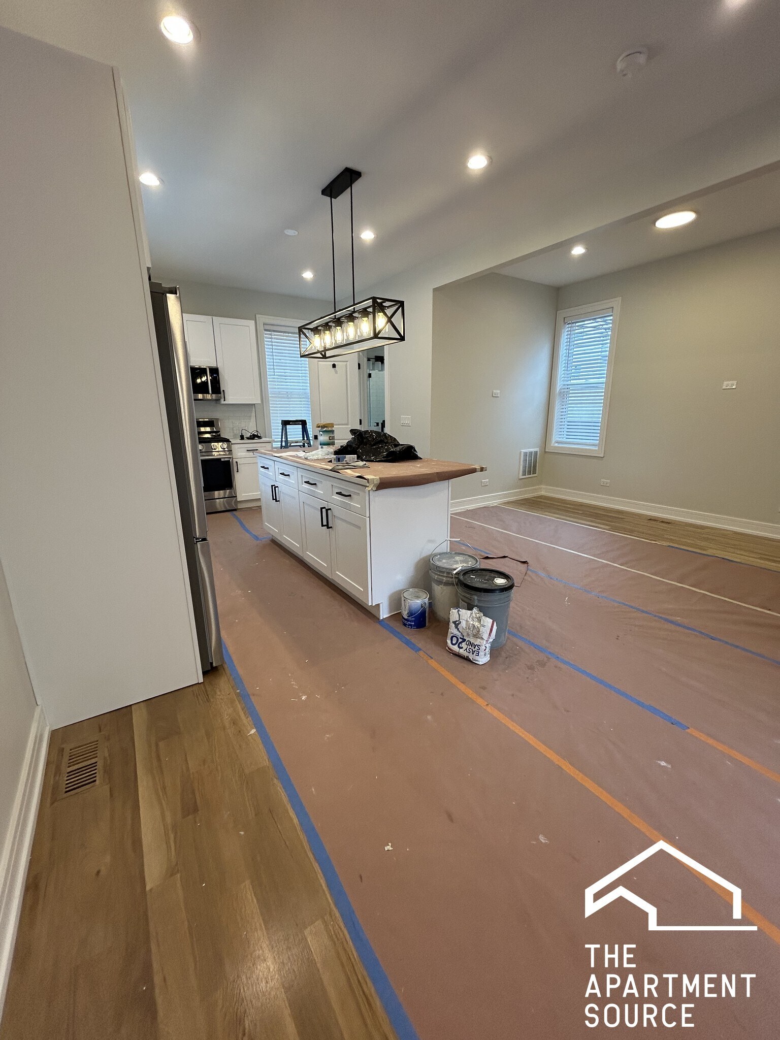 Building Photo - 858 N Paulina St