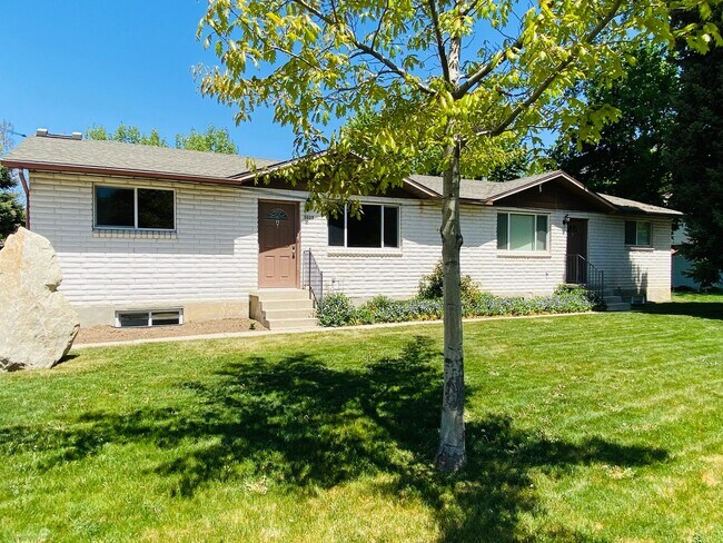 Primary Photo - 3025 Little Cottonwood Rd